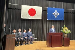 登壇する山本泰人区長