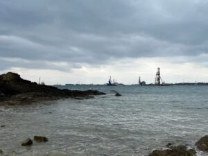 雲に覆われた辺野古の海