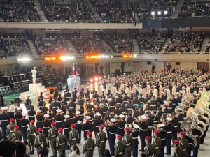 整然と並んだ演奏者たち