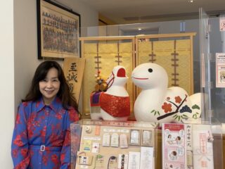 水天宮の干支人形や御守りとともに