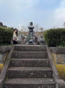 祖先の墓所にて